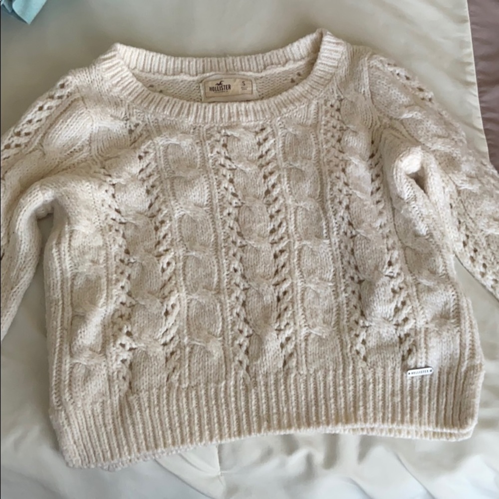 Hollister sweater